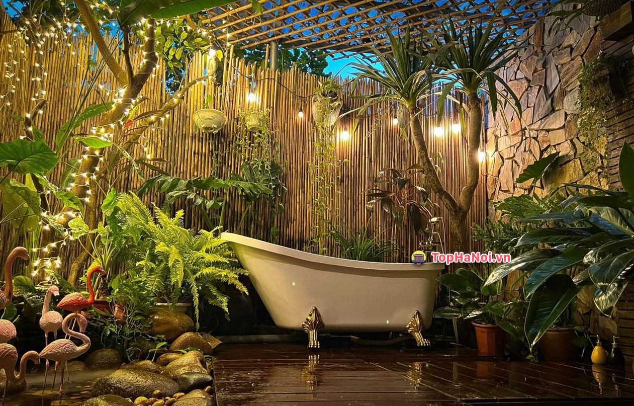 bồn tắm lộ thiên giữa rừng mơ suối bạc hồng hạc vây quanh mỗi phòng sẽ có thiết kế riêng 